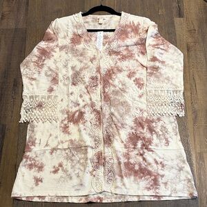 LOGO LAVISH by Lori Goldstein Women’s Tunic Top - Length 31” - Size Small